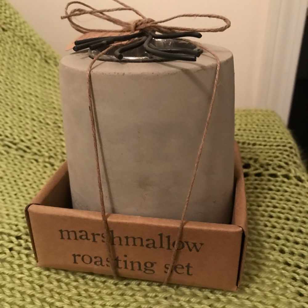 Marshmallow roasting set